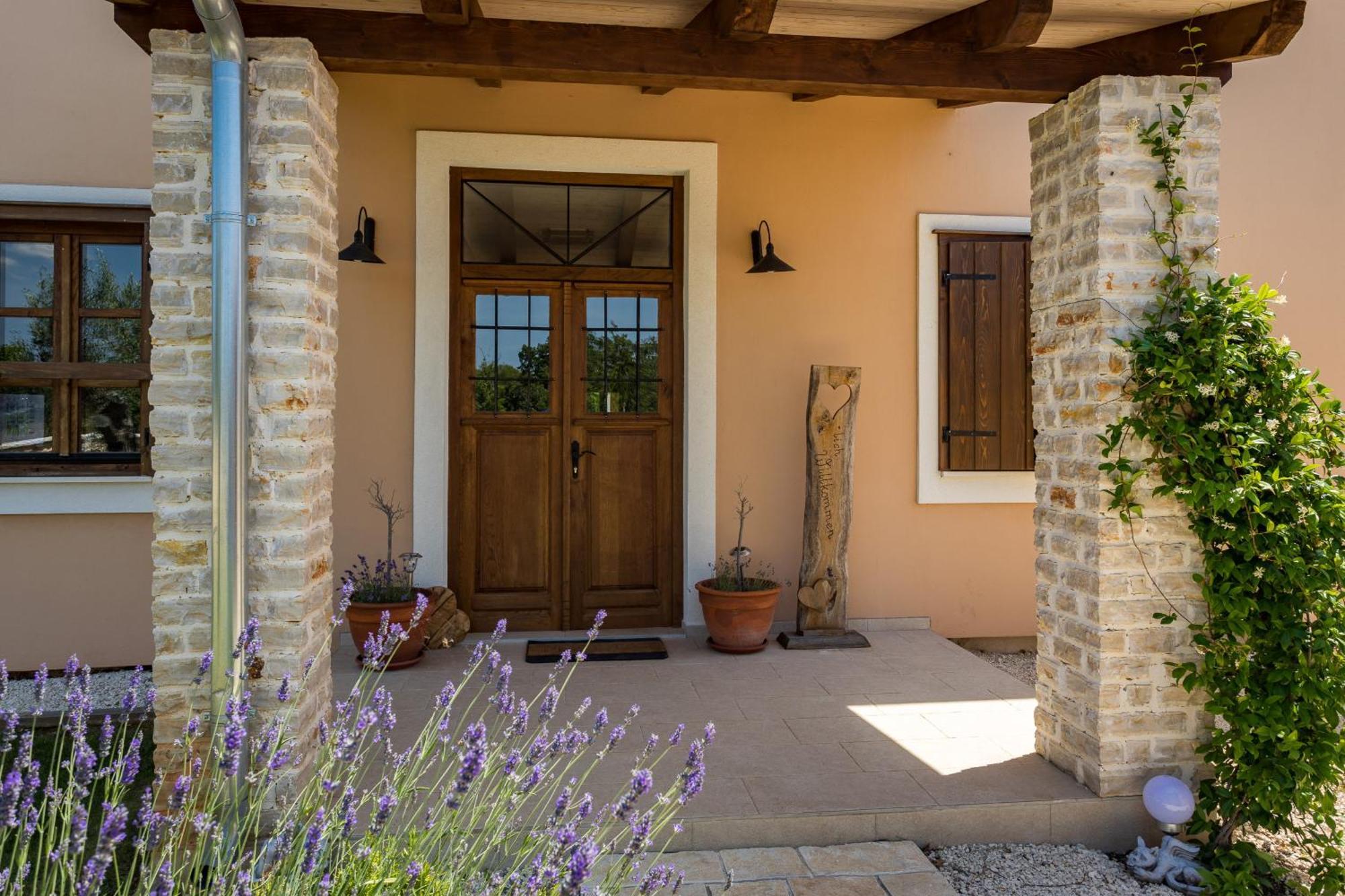 Villa Cirka In Central Istria For 14 Persons With Pool Heating & Pool Table Svetvinčenat Eksteriør bilde