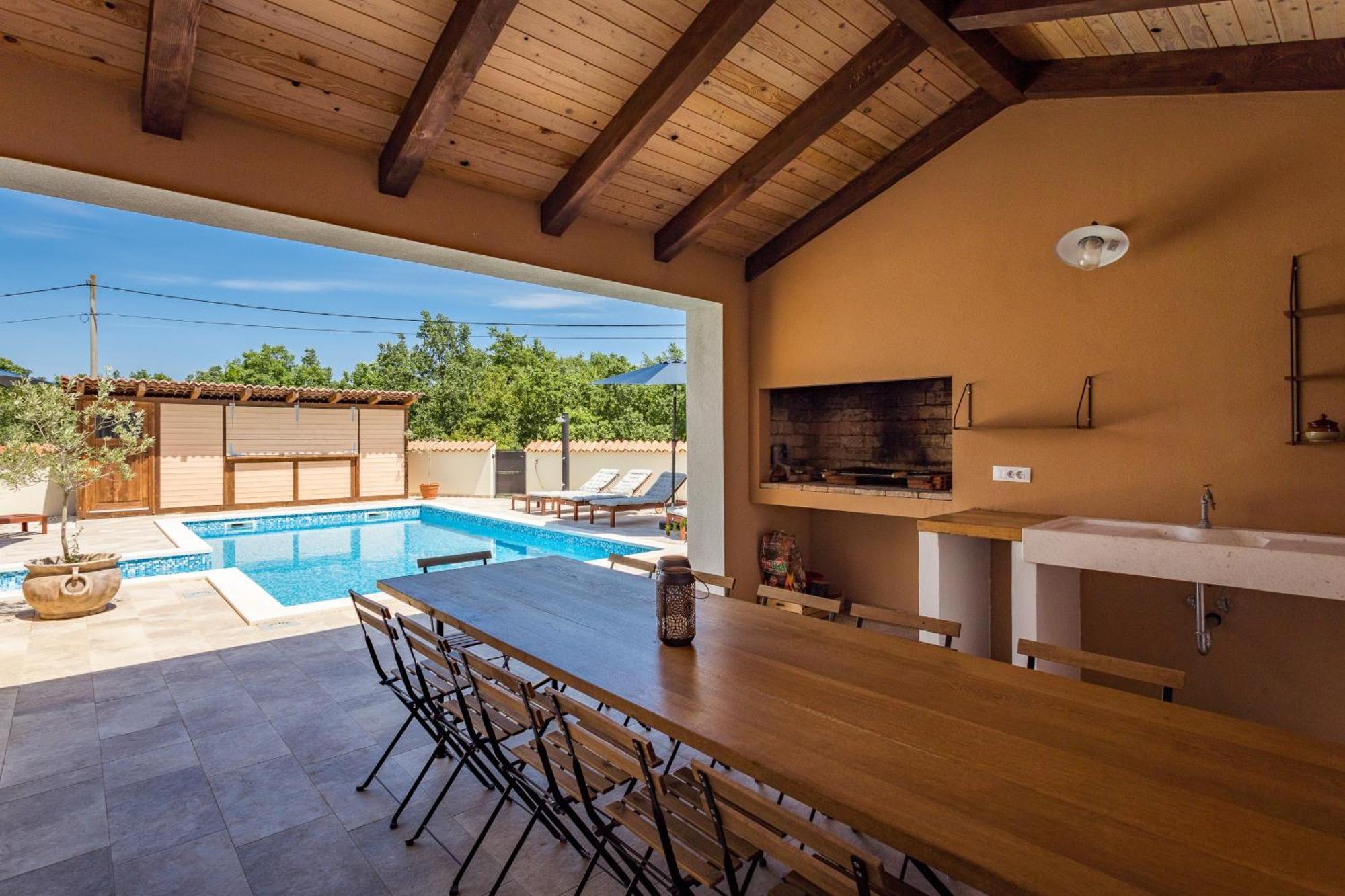 Villa Cirka In Central Istria For 14 Persons With Pool Heating & Pool Table Svetvinčenat Eksteriør bilde