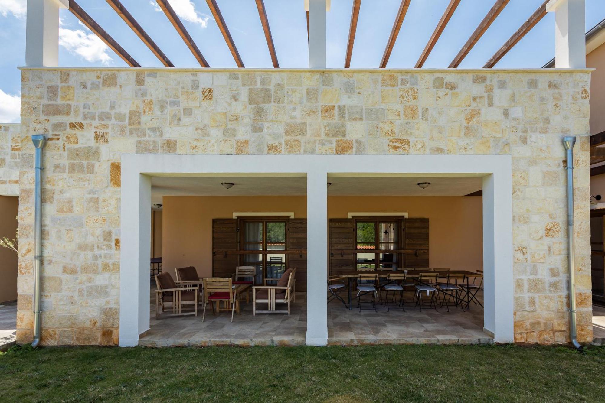 Villa Cirka In Central Istria For 14 Persons With Pool Heating & Pool Table Svetvinčenat Eksteriør bilde