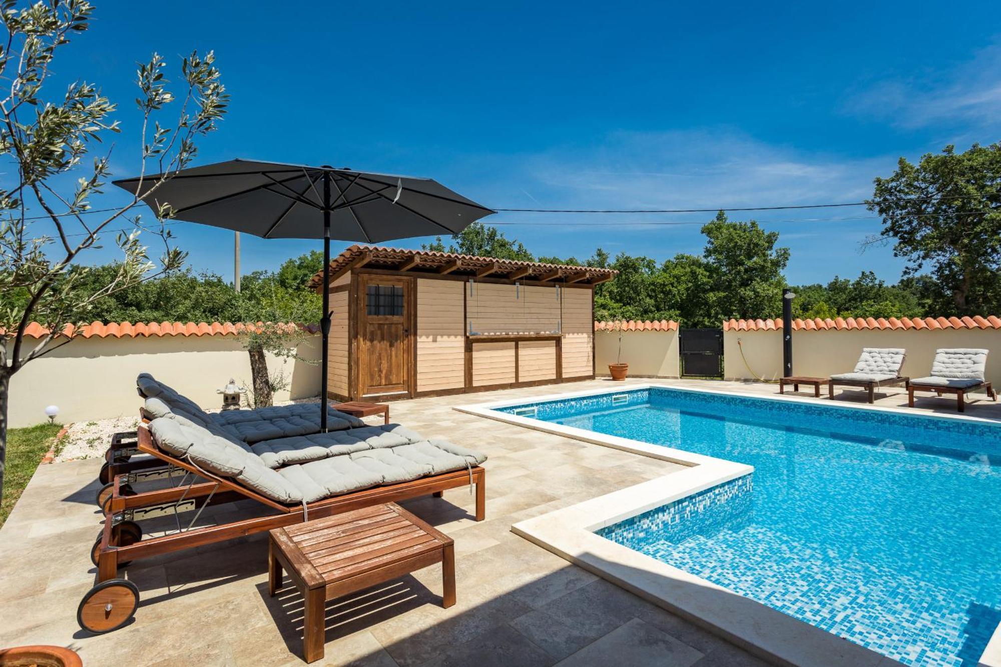 Villa Cirka In Central Istria For 14 Persons With Pool Heating & Pool Table Svetvinčenat Eksteriør bilde